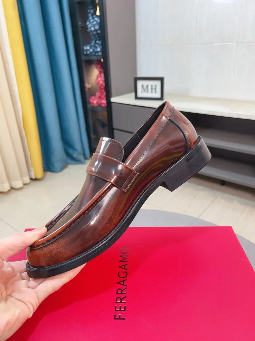 Men's shoes 💰560🌸🌸Water dyed cowhide 🆘[Salvatore Ferragamo] Ferragamo's latest casual business leather shoes for men! Available at counters simultaneously! The fabric is made of specially imported original suede calfskin, and the interior is made of imported water-dyed cowhide. It is absolutely luxurious and leads the fashion trend. Matching code: 38-44 45 customized